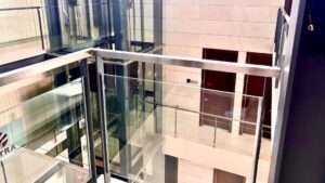 edificio Newtec zona ascensores